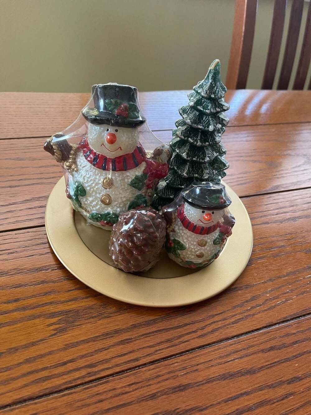 Charming Vintage Winter Snowman & Pinecone Holiday Candle Display - New In Wrap